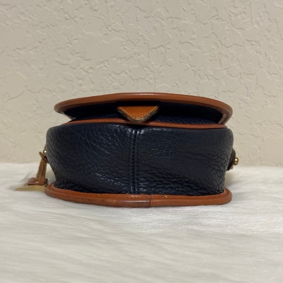 Dooney & Bourke Vintage Duck Bag - Picture 6 of 12